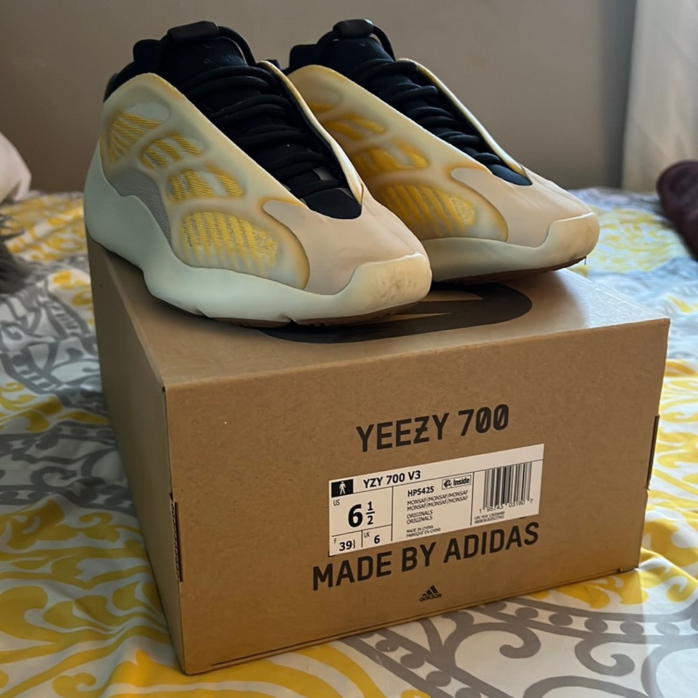 Yeezy 700